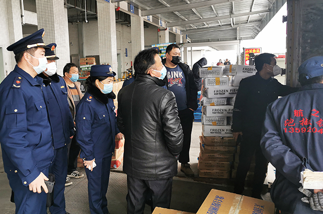 南京市市場監管人員用“五字訣”助力企業復工紀實